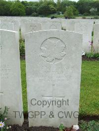 Etaples Military Cemetery - Metcalf, E